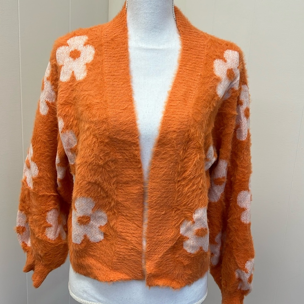 Ladies cardigan.
